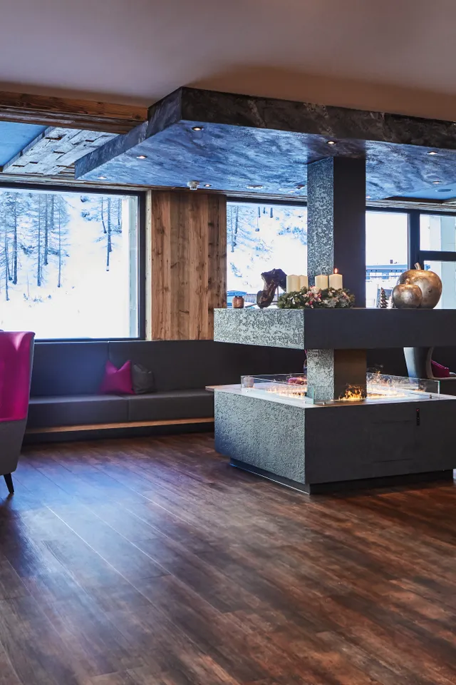 lounge_0402.jpg